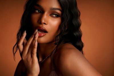 Bewust slordige make-up is de nieuwe beautytrend